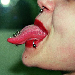 tongue-bar-piercing tongue-bar-piercing