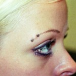 eyebrow-piercing-barbell