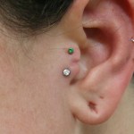 tragus-piercing-diamond