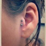 tragus-piercing-double-stud