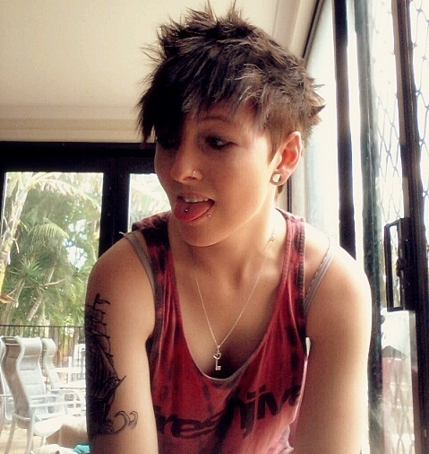 shorthair-tongue-piercing